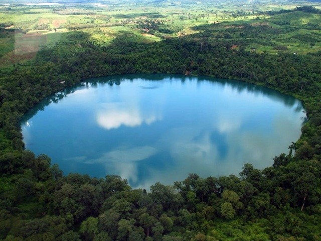 attraction-Boeng Yeak Loam Bird View.jpg